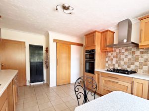 Kitchen- click for photo gallery